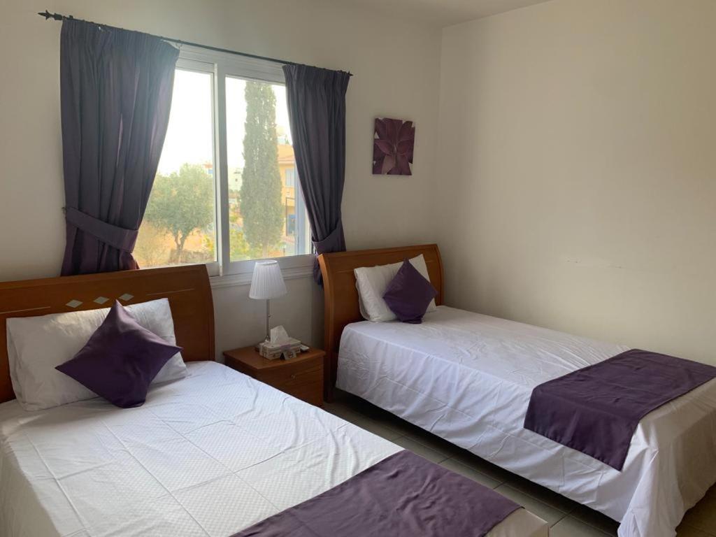 Regina Gardens - Spacious 3 Bed, 2 Bath Maisonette Paphos ภายนอก รูปภาพ