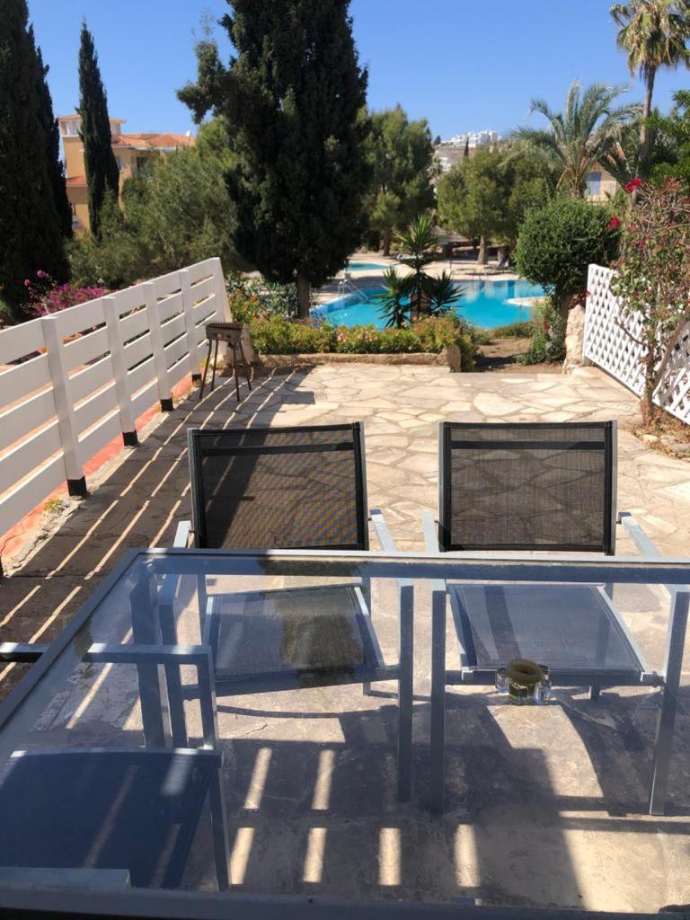 Regina Gardens - Spacious 3 Bed, 2 Bath Maisonette Paphos ภายนอก รูปภาพ