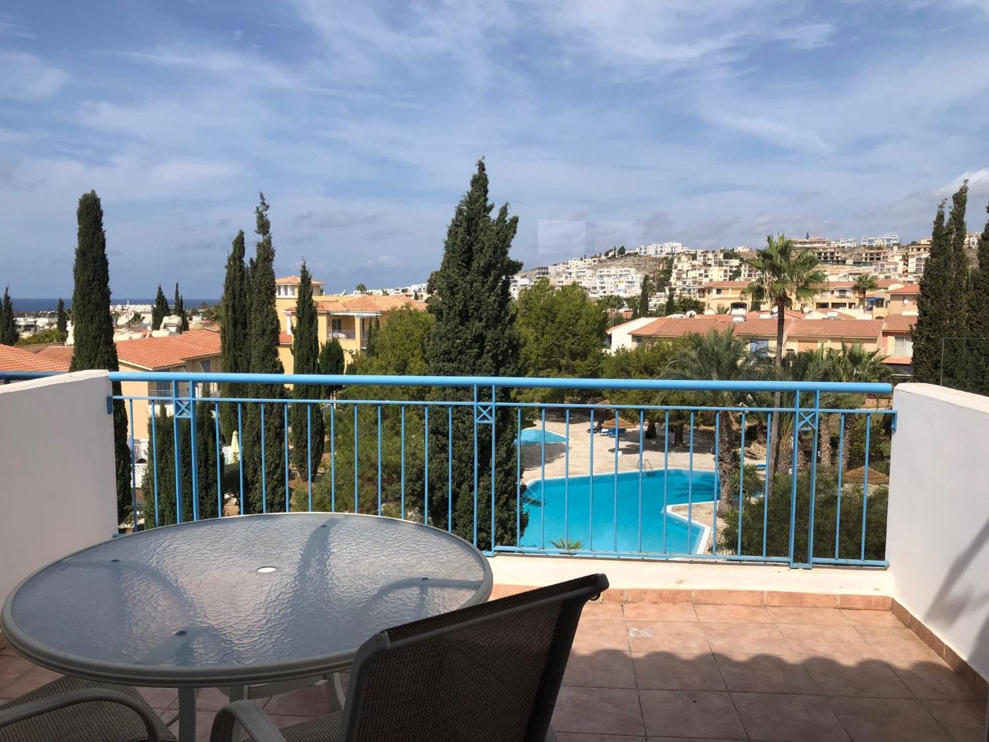 Regina Gardens - Spacious 3 Bed, 2 Bath Maisonette Paphos ภายนอก รูปภาพ
