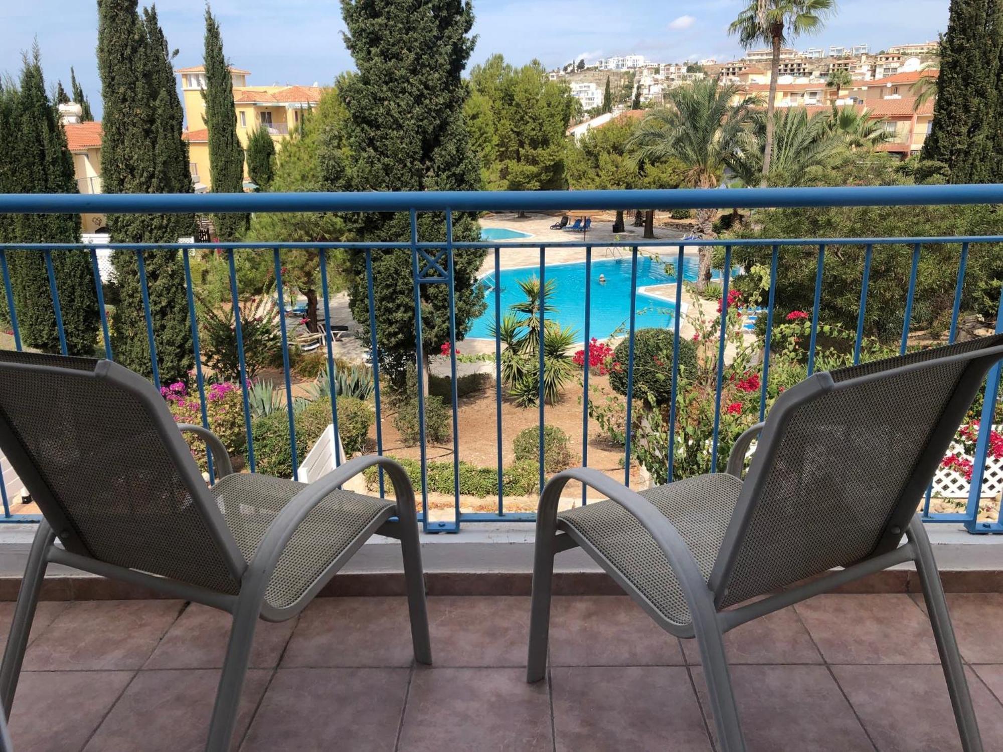 Regina Gardens - Spacious 3 Bed, 2 Bath Maisonette Paphos ภายนอก รูปภาพ